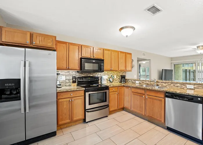 Cozy 2-Bedroom Condo In Prime Siesta Key Location
