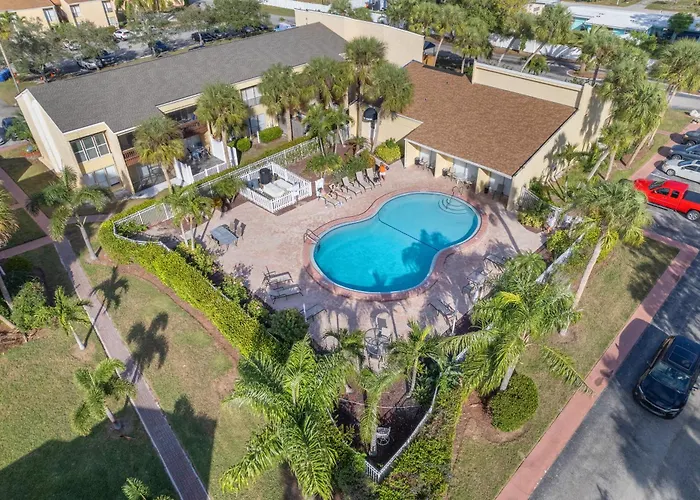 Cozy 2-Bedroom Condo In Prime Siesta Key Location